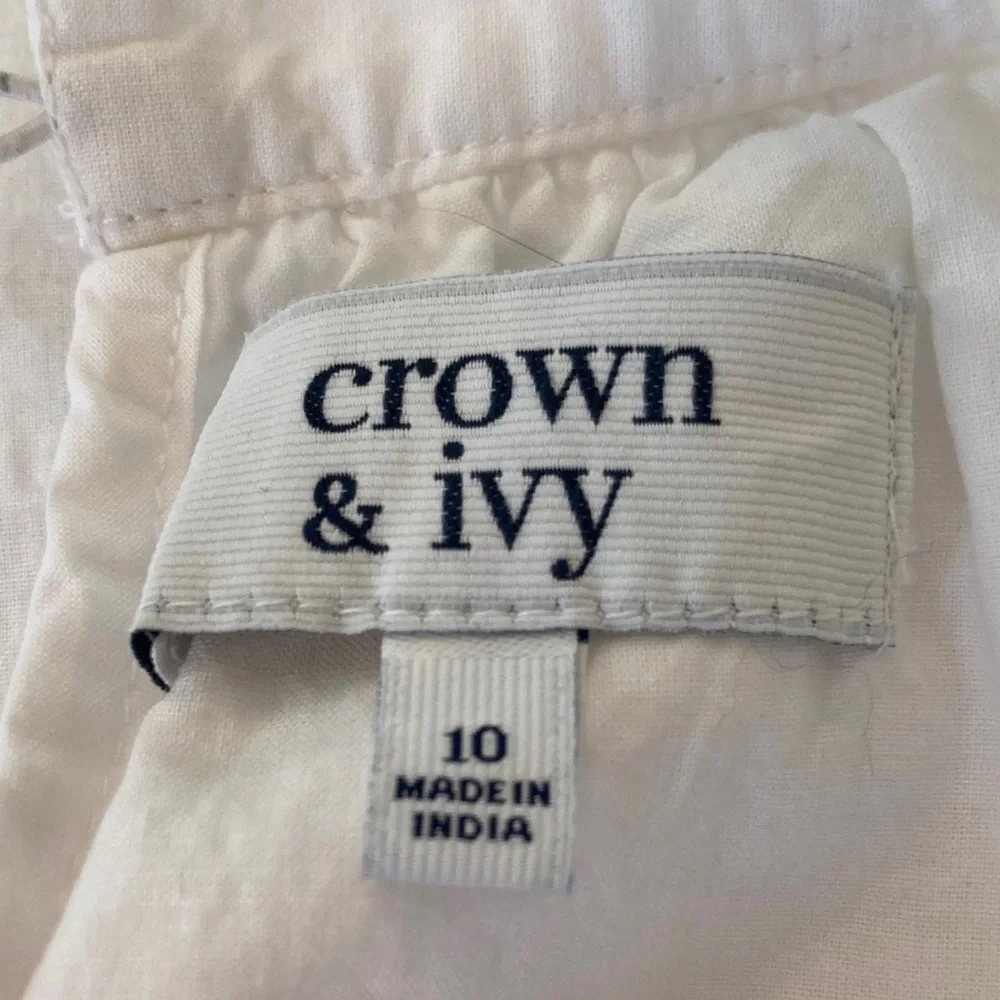Crown & Ivy White and Blue Floral Kids Dress Sz 10 in great preowned condition